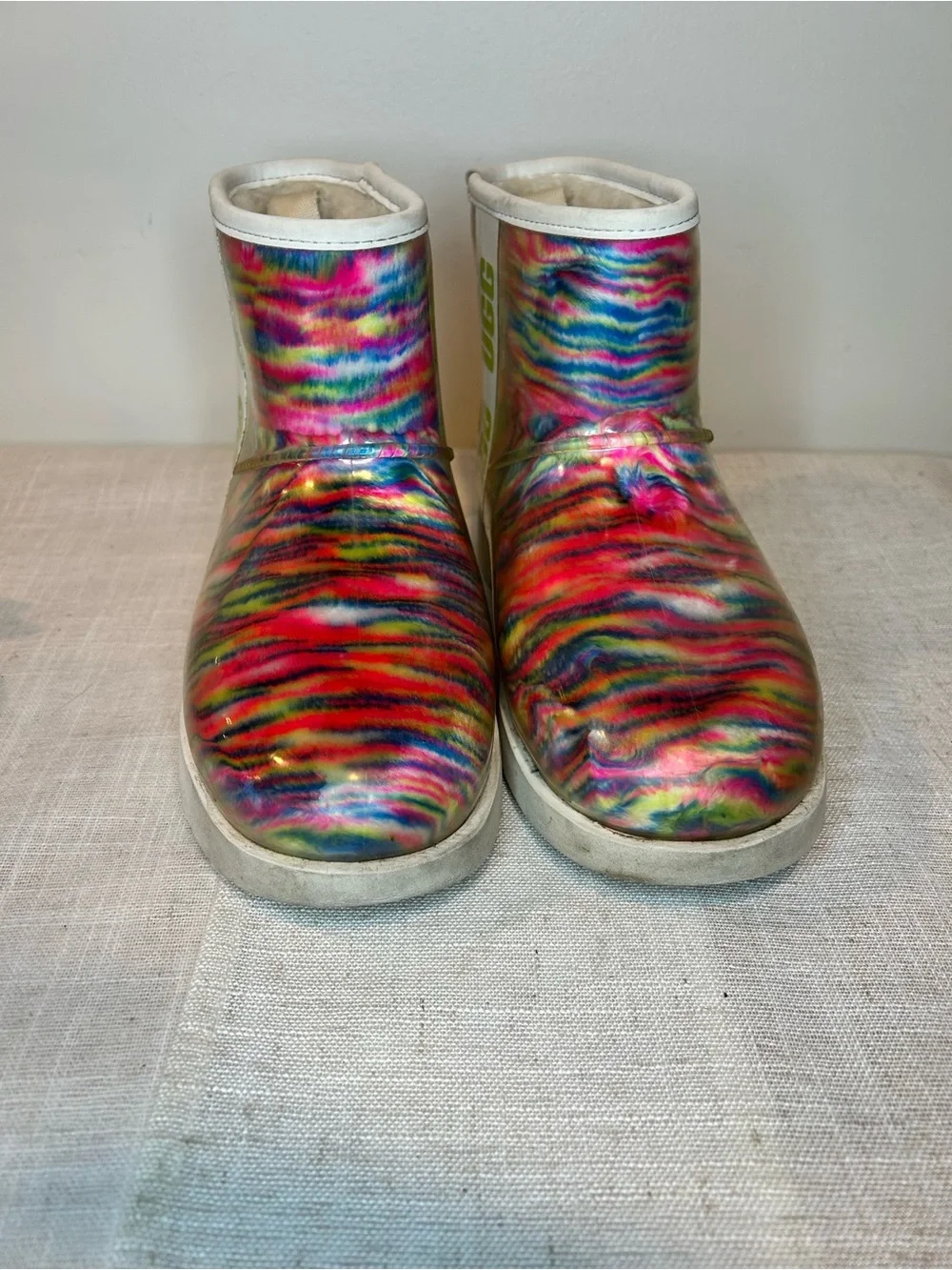 UGG clear Rainbow Tie-Dye Short Boot - Pink Multi